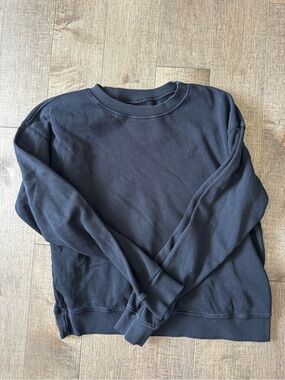 Women’s Classic Crewneck Sweatshirt - Black